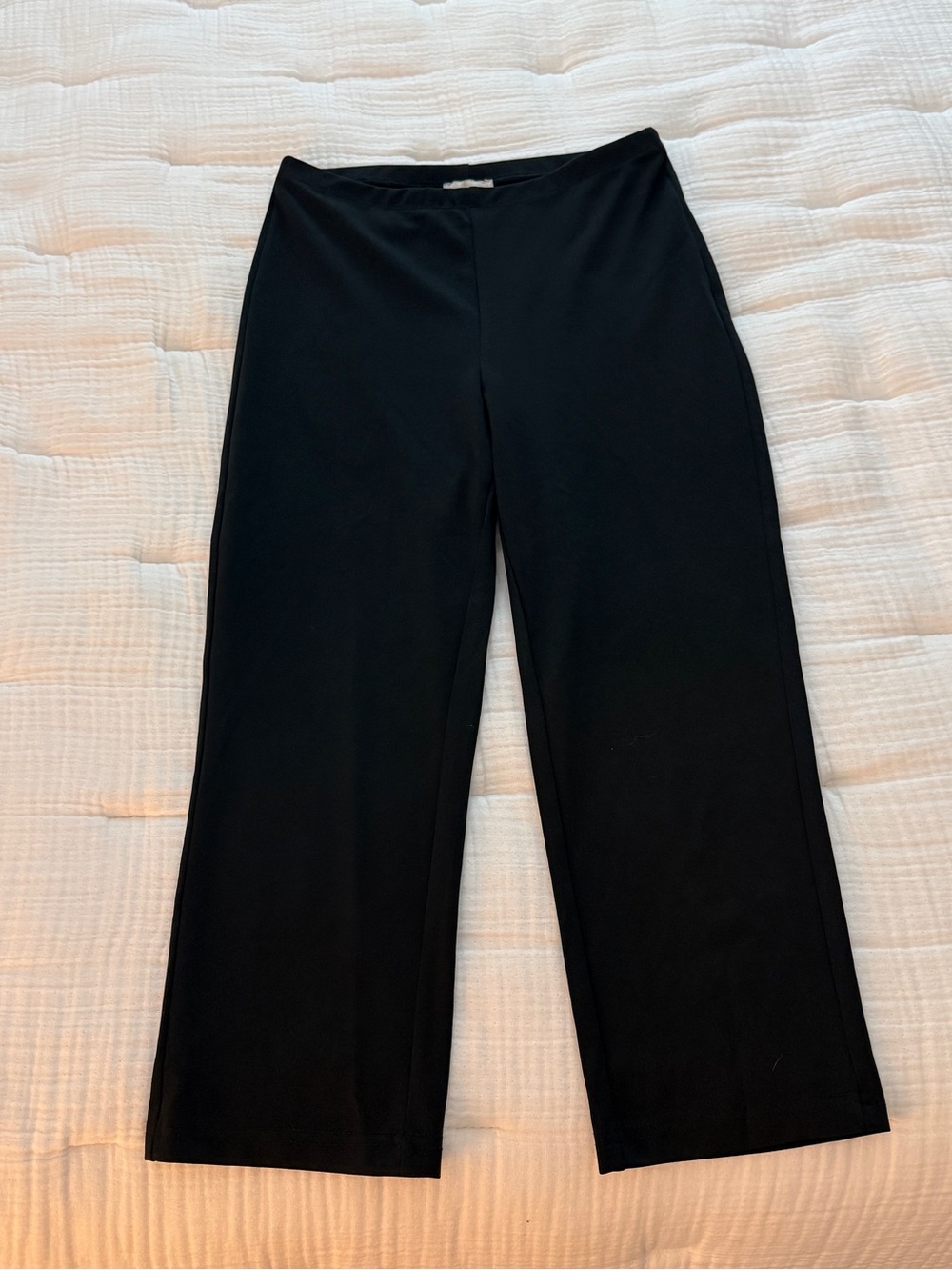 Black SNDYS Capris